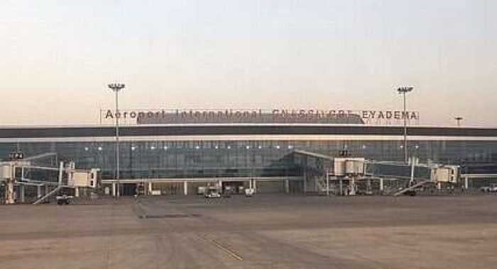 633px-Aéroport_International_GNASSINGBE_EYADEMA 633px-Aéroport_International_GNASSINGBE_EYADEMA