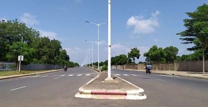 640px-Route_de_Lomé 640px-Route_de_Lomé