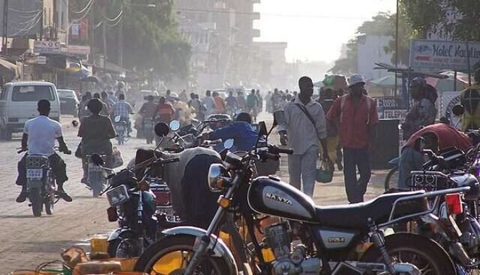 Street_Houphouet_Boigny_-_panoramio Street_Houphouet_Boigny_-_panoramio